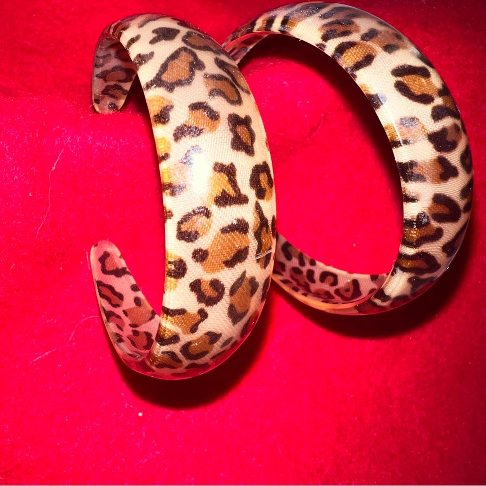 Leopard Print Hoop Earrings Pin Up Vintage Style Classic Brown Beige Wild